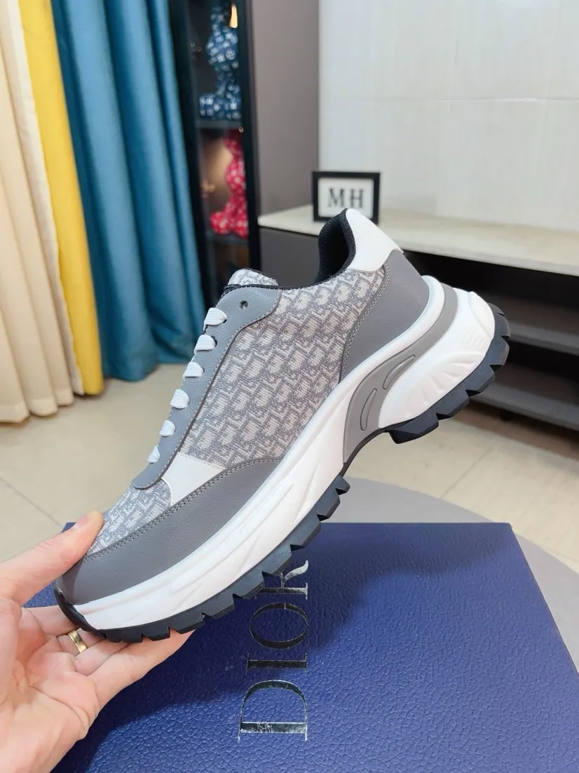 Men's men's shoes 💰438🌹🌹【Dior】Best-selling official website world premiere🔝High-end men's shoes brand official website latest series: The upper is made of imported cowhide with specially designed fabrics➕Mesh breathable lining. Make walking more convenient and comfortable! Compared with the official quality, Midea’s 1:1 replica. Create a fashionable personality to set off your uniqueness! A must-have for trendy men! Classic style. Men's sizes: 38-44.